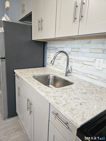 25 Lexington Street, Hamden, CT 06514