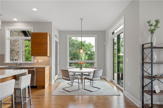 9810 Sumner Dr, Mccandless, PA 15101