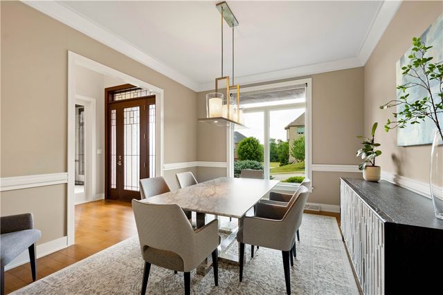 9810 Sumner Dr, Mccandless, PA 15101