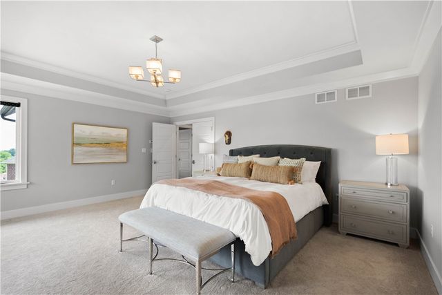 9810 Sumner Dr, Mccandless, PA 15101