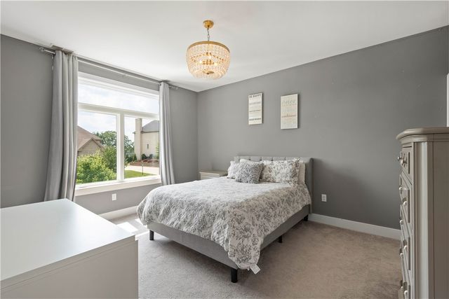 9810 Sumner Dr, Mccandless, PA 15101