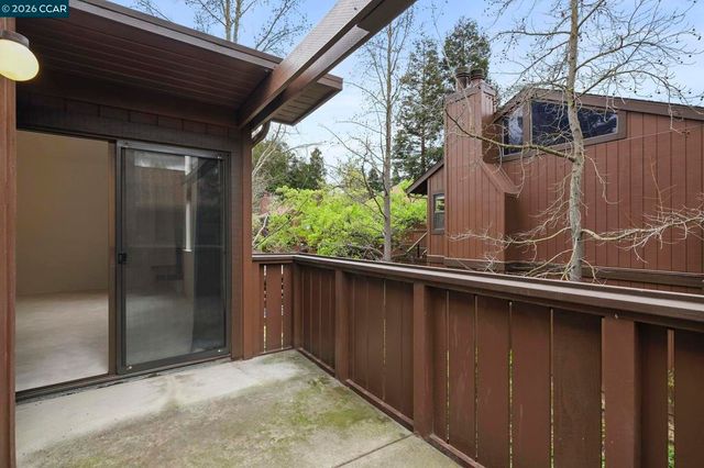 8131 Camelback Pl, Pleasant Hill, CA 94523