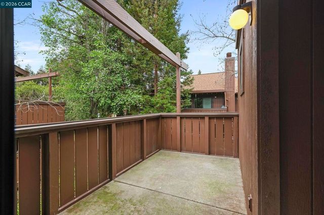 8131 Camelback Pl, Pleasant Hill, CA 94523