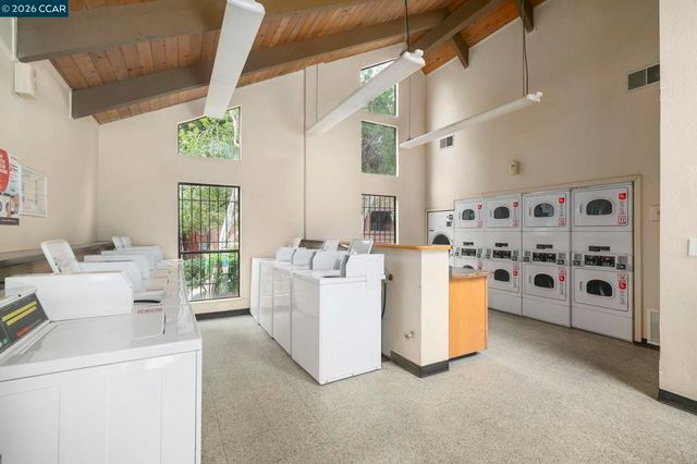 8131 Camelback Pl, Pleasant Hill, CA 94523