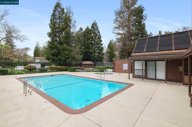 8131 Camelback Pl, Pleasant Hill, CA 94523