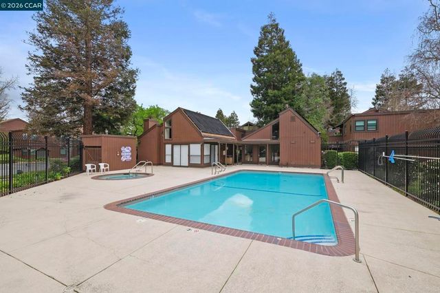 8131 Camelback Pl, Pleasant Hill, CA 94523