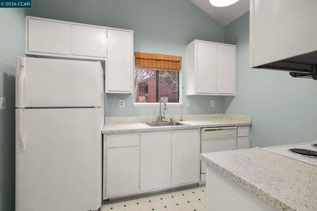 8131 Camelback Pl, Pleasant Hill, CA 94523