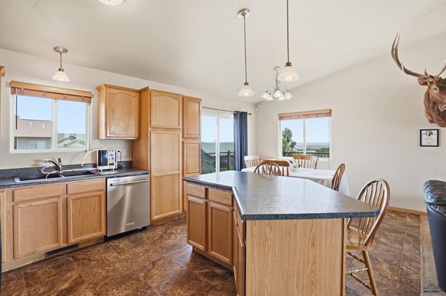 1106 LENNON LANE, Rapid City, SD 57701