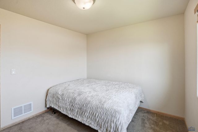1106 LENNON LANE, Rapid City, SD 57701