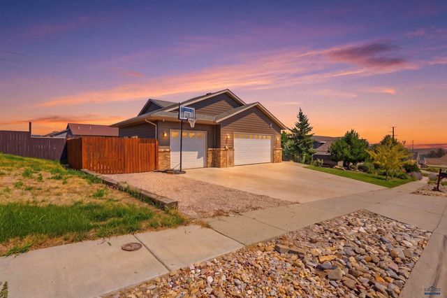 1106 LENNON LANE, Rapid City, SD 57701