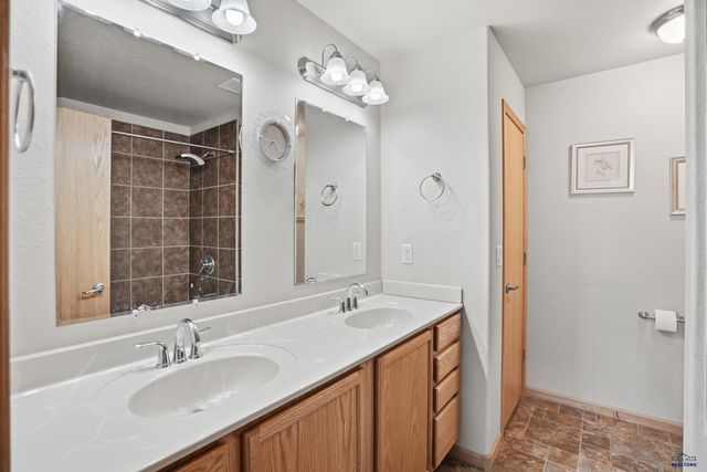 1106 LENNON LANE, Rapid City, SD 57701