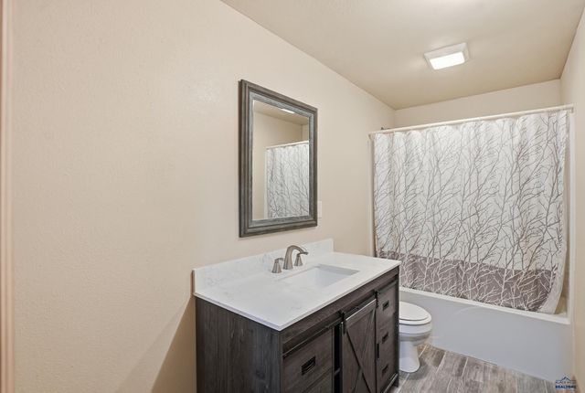1106 LENNON LANE, Rapid City, SD 57701