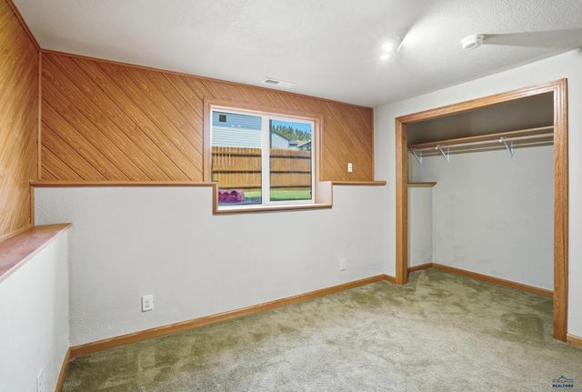 1106 LENNON LANE, Rapid City, SD 57701