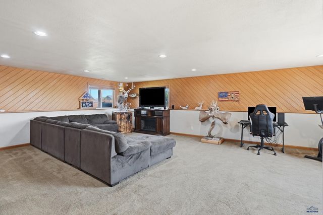 1106 LENNON LANE, Rapid City, SD 57701