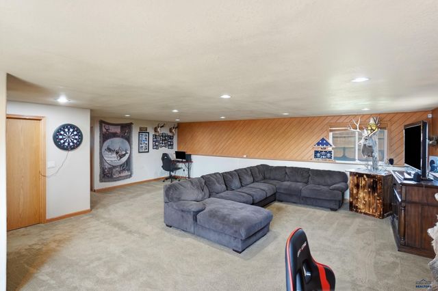 1106 LENNON LANE, Rapid City, SD 57701