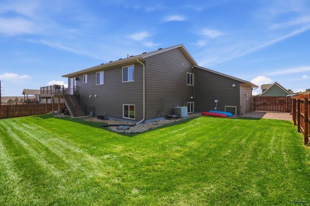 1106 LENNON LANE, Rapid City, SD 57701