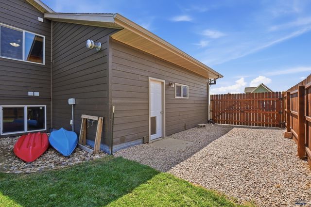 1106 LENNON LANE, Rapid City, SD 57701