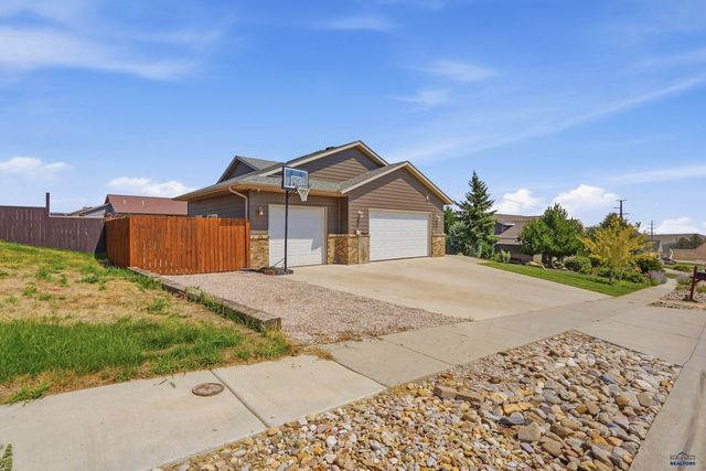 1106 LENNON LANE, Rapid City, SD 57701