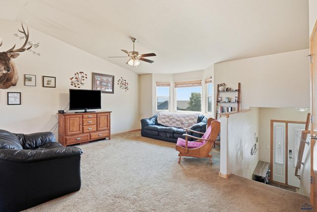 1106 LENNON LANE, Rapid City, SD 57701
