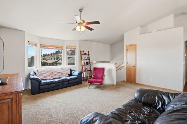 1106 LENNON LANE, Rapid City, SD 57701