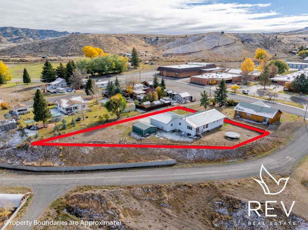 1315 Dutch Dr, Meeteetse, WY 82433 photo 2