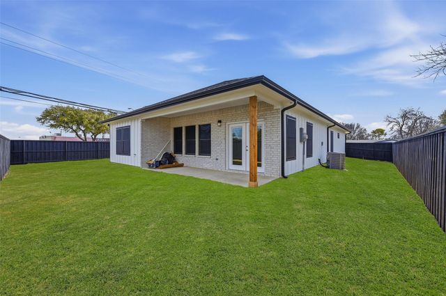 2633 Overland Drive, Farmers Branch, TX 75234