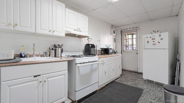 1270 Rosedale Avenue, Bronx, NY 10472