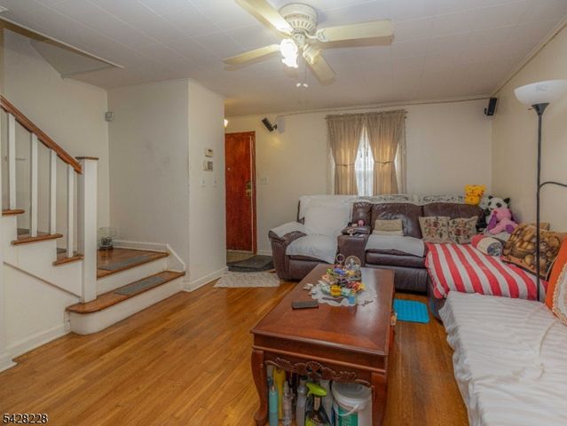 624 Summer St, Elizabeth City, NJ 07202
