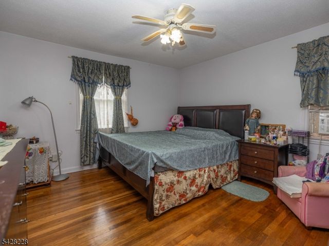 624 Summer St, Elizabeth City, NJ 07202