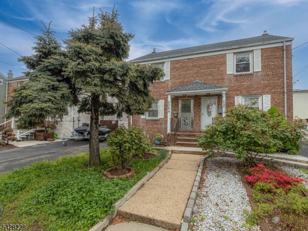 624 Summer St, Elizabeth City, NJ 07202
