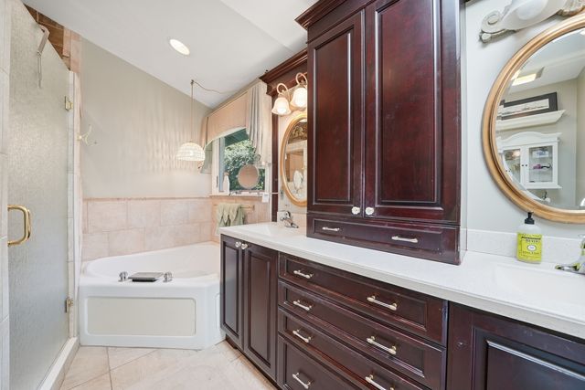 3580 Londonderry Court, Hoffman Estates, IL 60067