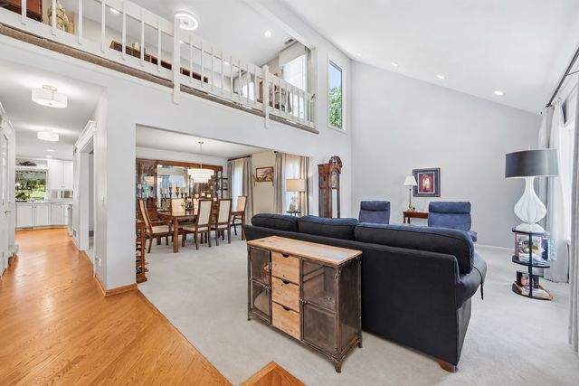 3580 Londonderry Court, Hoffman Estates, IL 60067