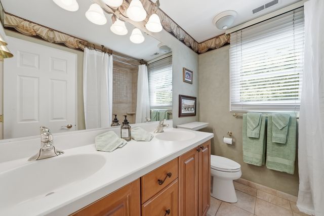 3580 Londonderry Court, Hoffman Estates, IL 60067