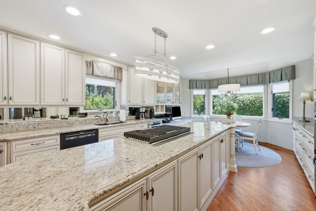 3580 Londonderry Court, Hoffman Estates, IL 60067