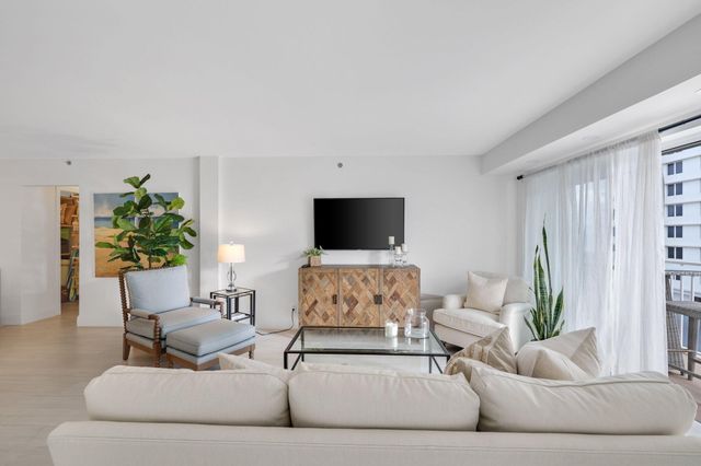 3221 S Ocean Boulevard 301, Highland Beach, FL 33487