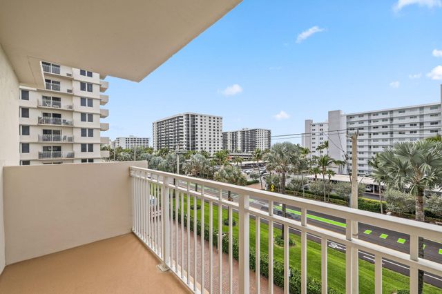 3221 S Ocean Boulevard 301, Highland Beach, FL 33487