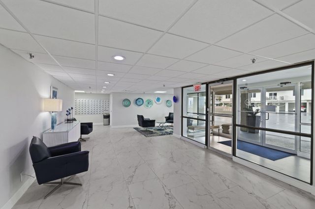 3221 S Ocean Boulevard 301, Highland Beach, FL 33487