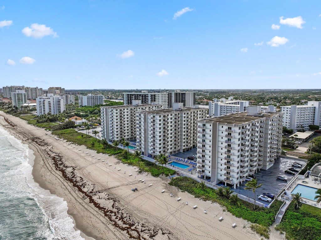 3221 S Ocean Boulevard 301, Highland Beach, FL 33487