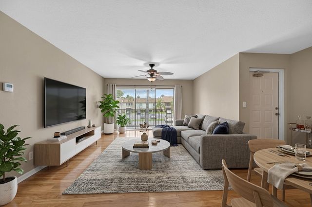 1575 SW Silver Pine Way 108-d2, Palm City, FL 34990