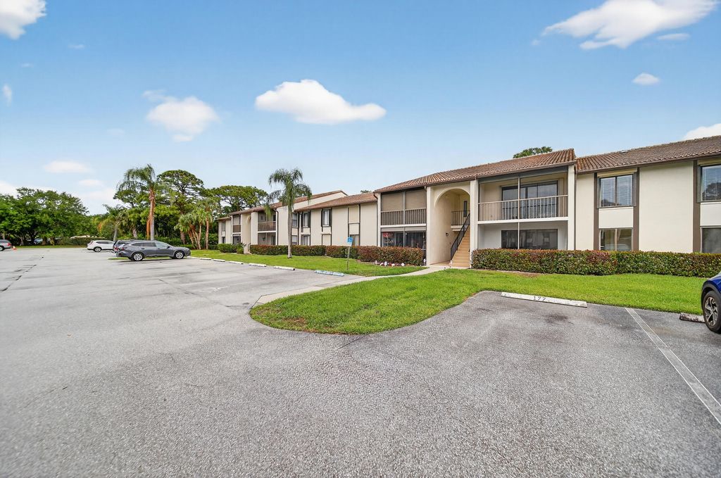 1575 SW Silver Pine Way 108-d2, Palm City, FL 34990