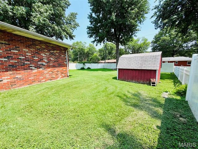 1613 Wellington Drive, Granite City, IL 62040