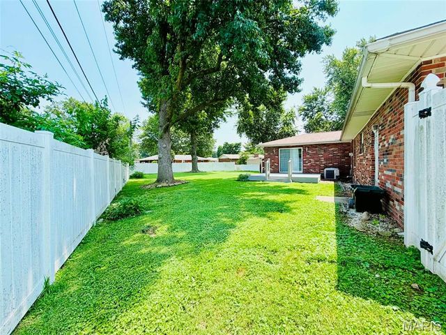 1613 Wellington Drive, Granite City, IL 62040
