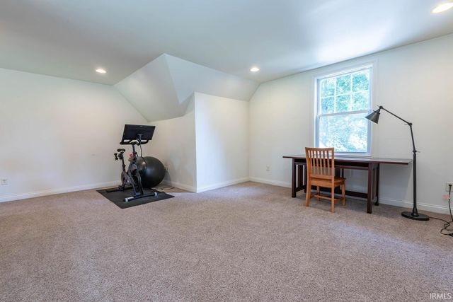 6404 N Braksway Drive, Bloomington, IN 47408