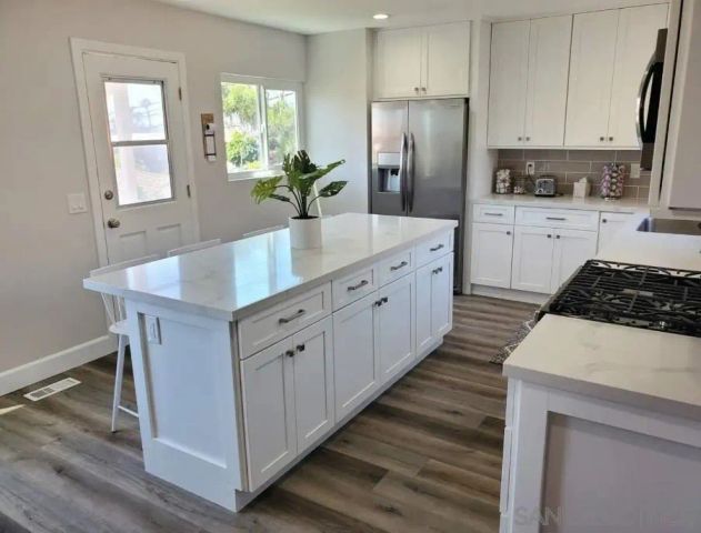 1558-1564 Ebers St., San Diego, CA 92107