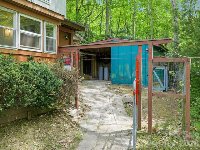 1331 Georges Fork Road, Burnsville, NC 28714
