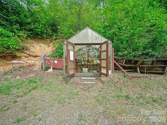 1331 Georges Fork Road, Burnsville, NC 28714