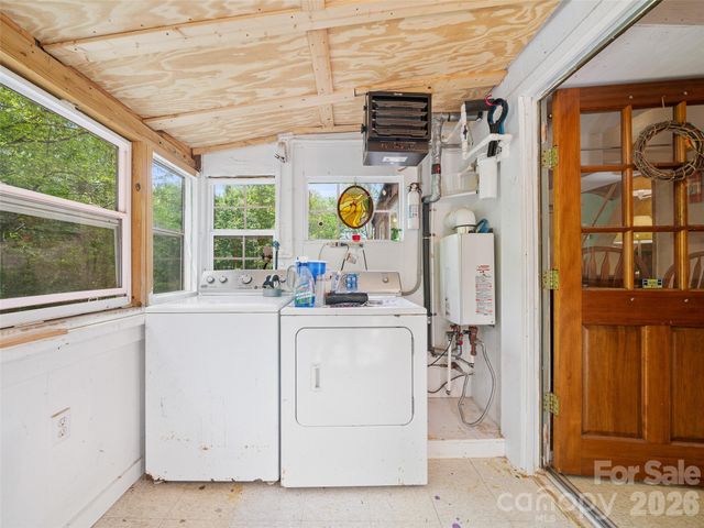 1331 Georges Fork Road, Burnsville, NC 28714