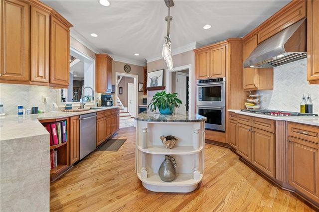 806 Waterford Estates Manor, Canton, GA 30115