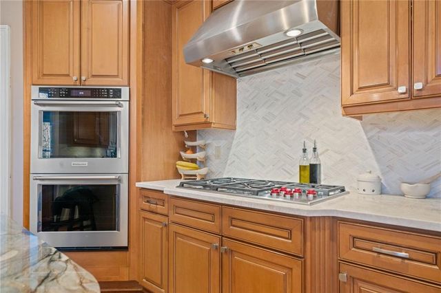 806 Waterford Estates Manor, Canton, GA 30115