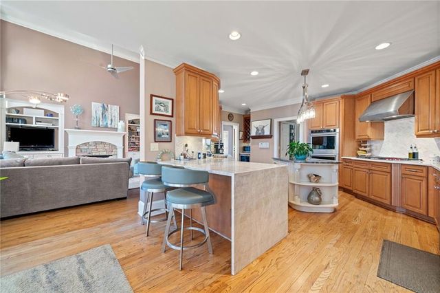 806 Waterford Estates Manor, Canton, GA 30115
